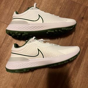 Brand new never worn Nike golf shoes